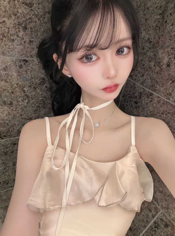 タイ付きフリルキャミソール