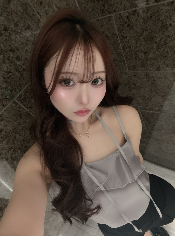 タイ付きフリルキャミソール