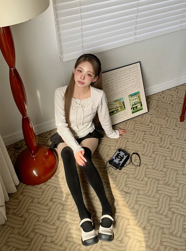 ドット柄レースレイヤード風リボントップス