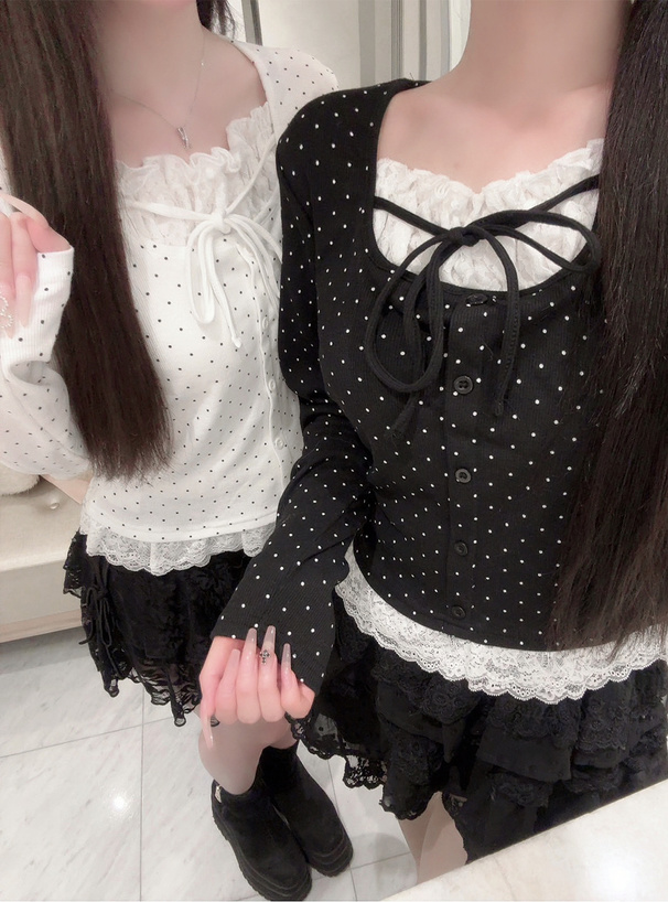 ドット柄レースレイヤード風リボントップス