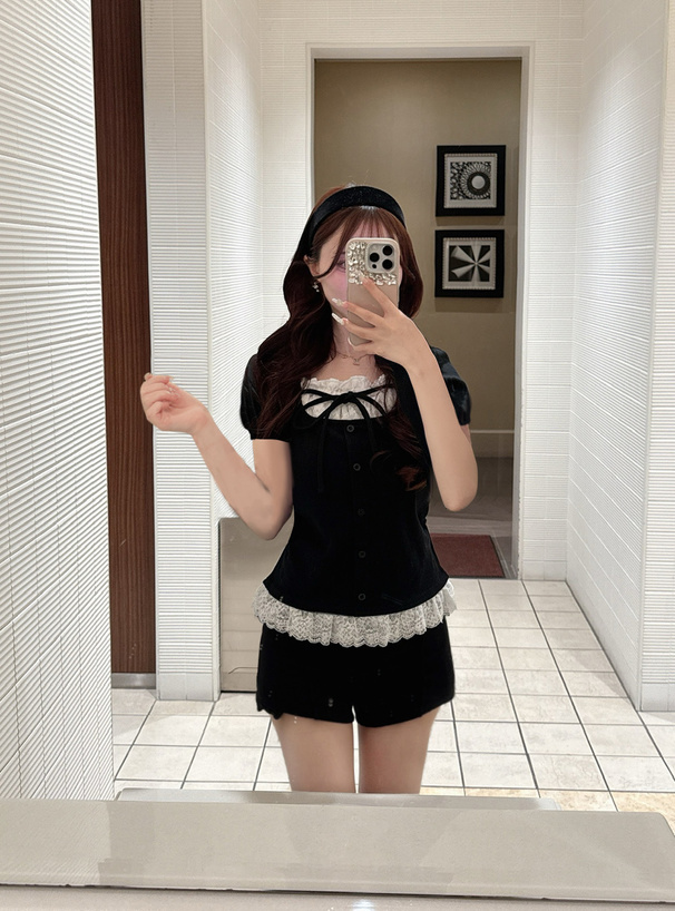 レースレイヤード風リボントップス