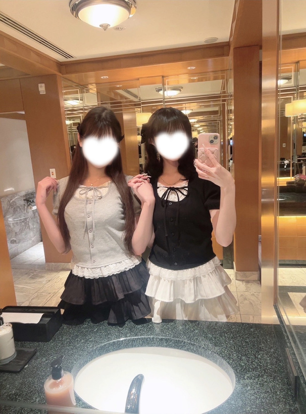 レースレイヤード風リボントップス