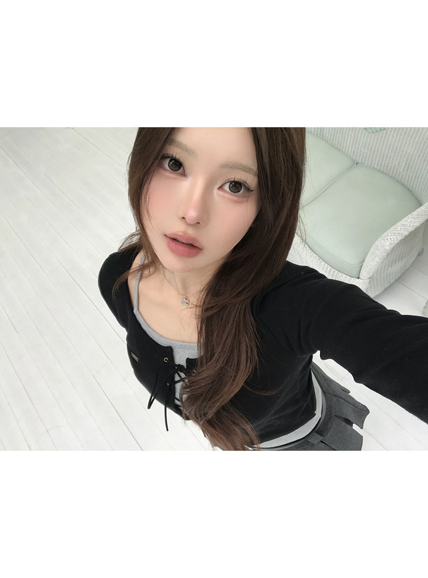 レイヤード風レースアップトップス