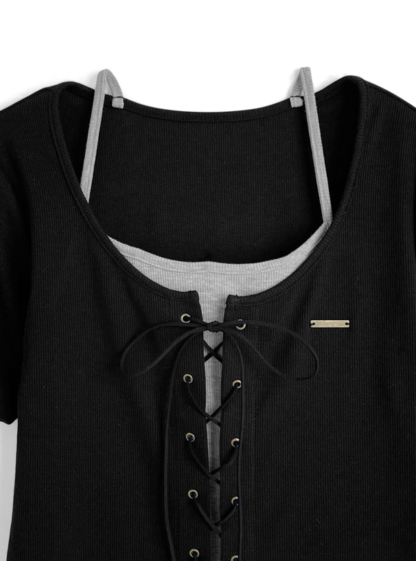 レイヤード風レースアップトップス