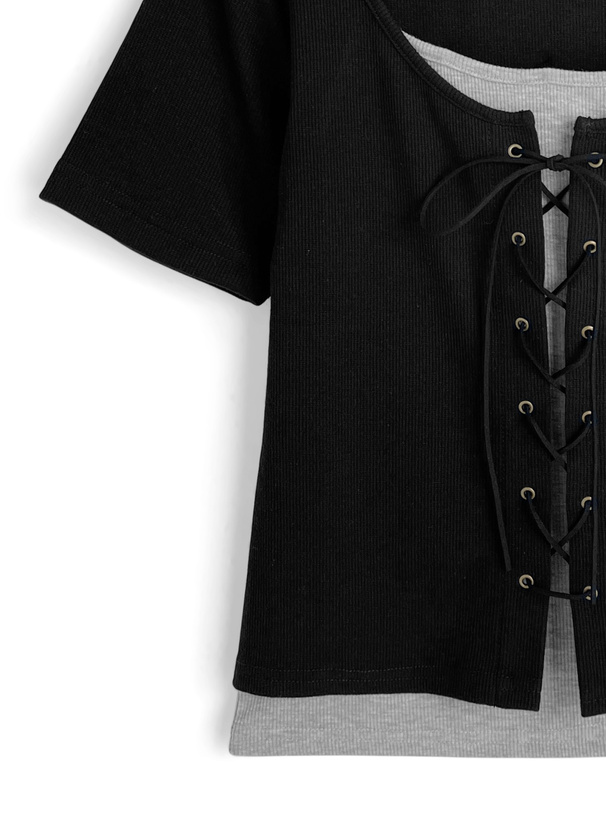 レイヤード風レースアップトップス