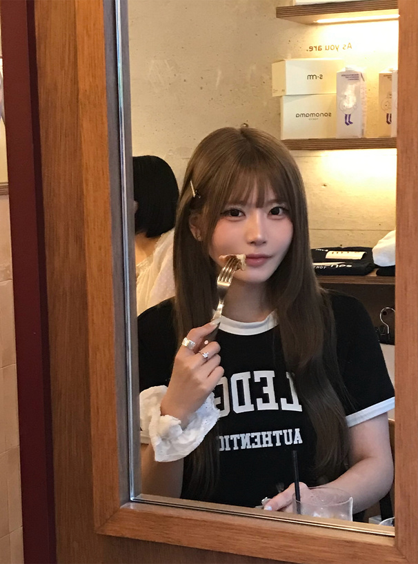 ロゴプリントリンガーTシャツ