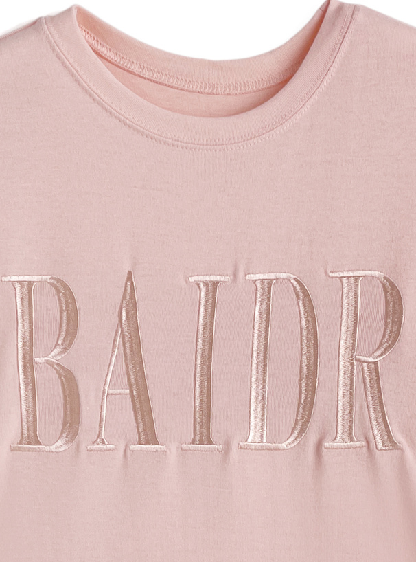 ロゴ刺繍Tシャツ
