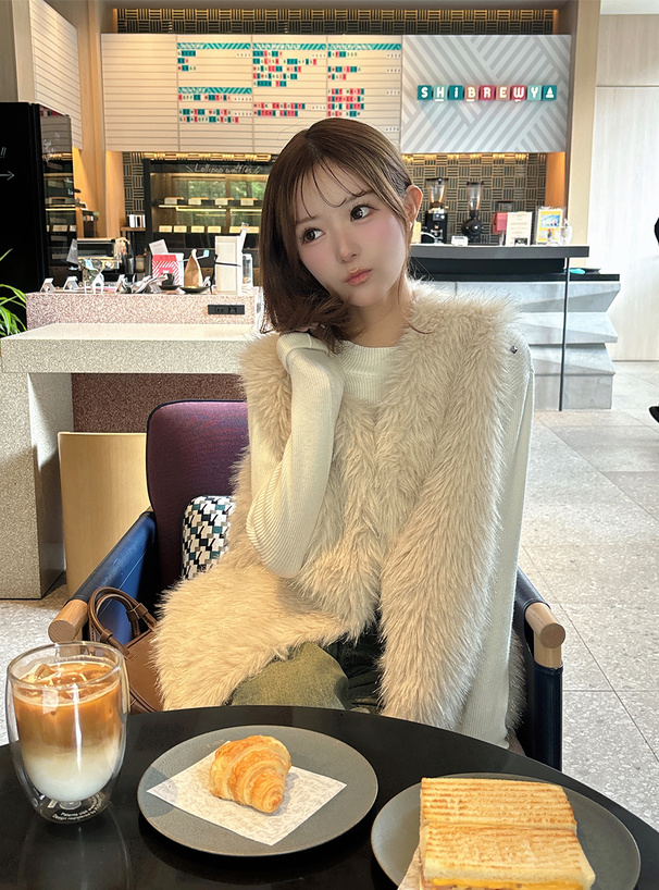 ラメシャギーファーベスト