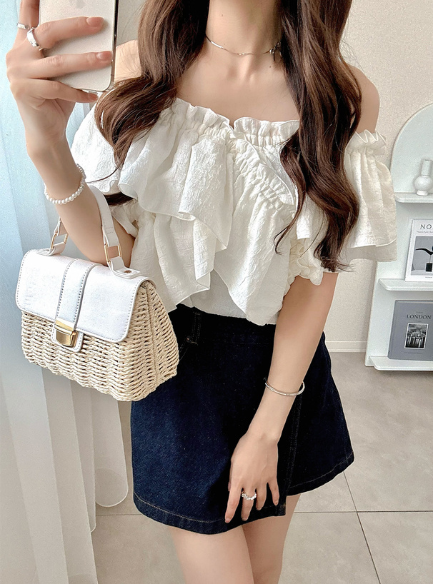 【24秋冬新作】ショルダーフリルブラウス/MM438111 New Arrival🎁 . LIZ LISA new collection 2023 Spring