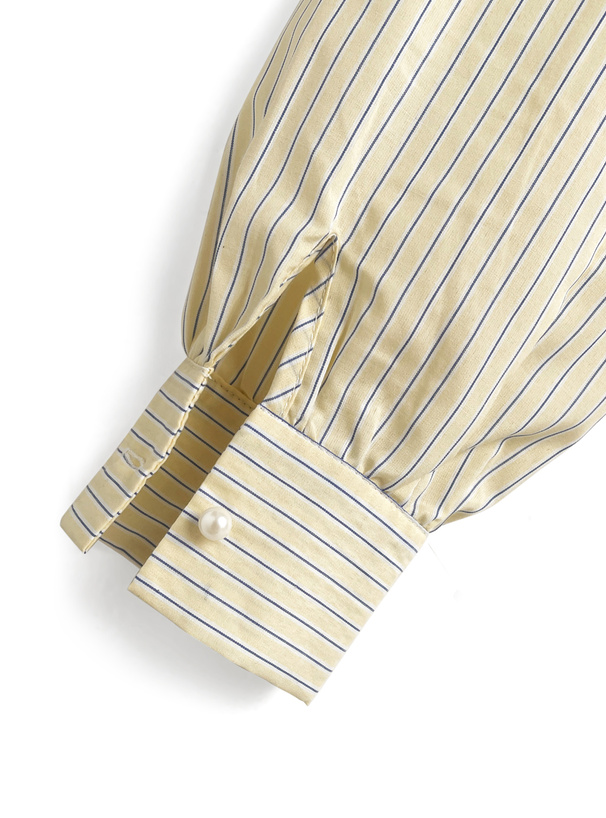 ストライプ柄シャーリングフリルブラウス