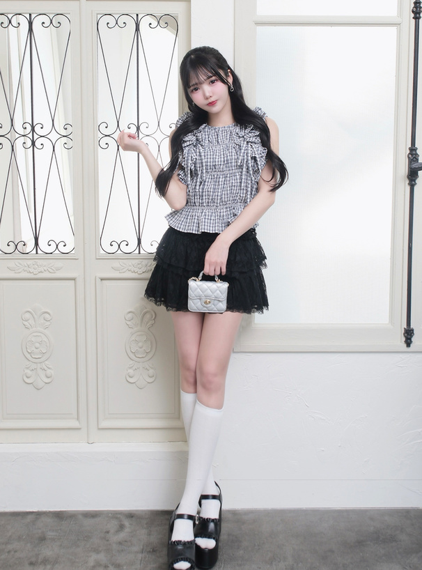 チェック柄フリルノースリーブトップス