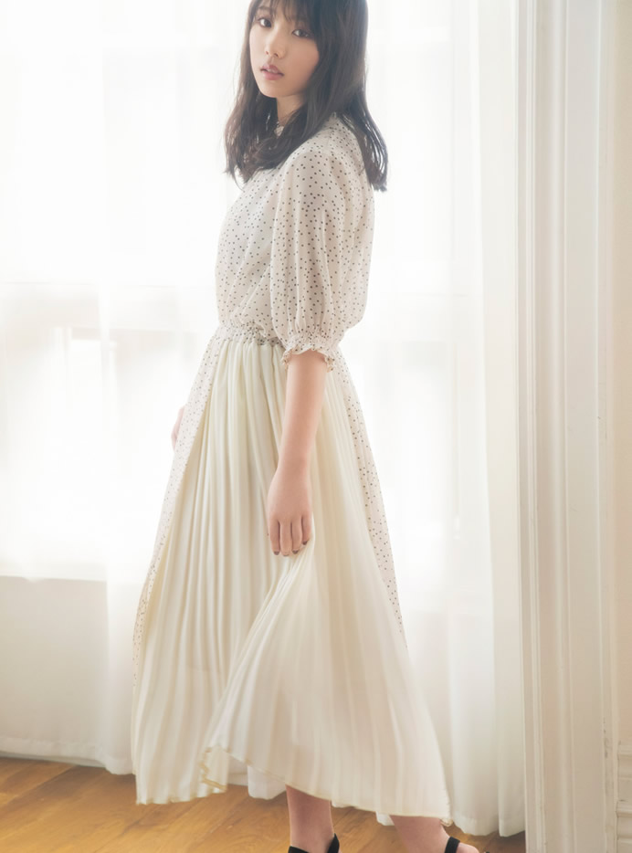 与田祐希(乃木坂46)プリーツレイヤードドットワンピース