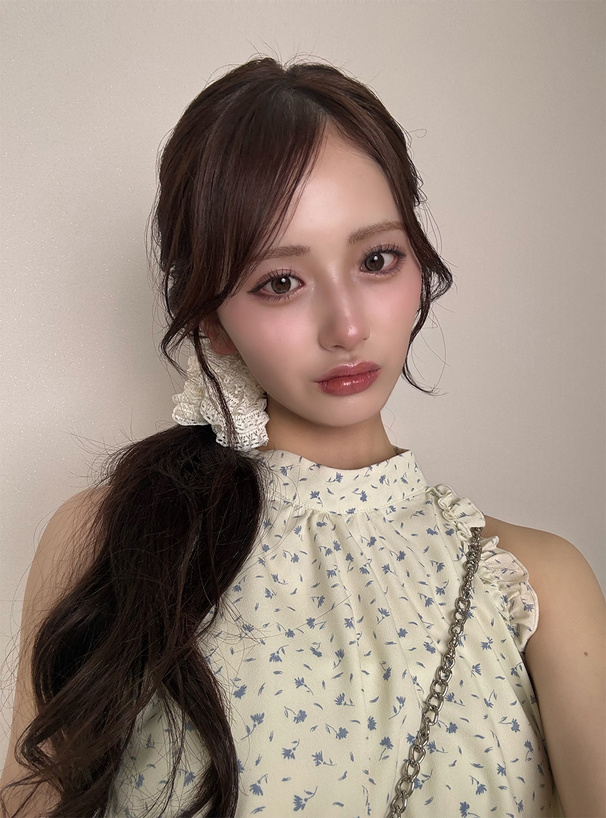 小花柄サイドリボンアメスリフリルブラウス