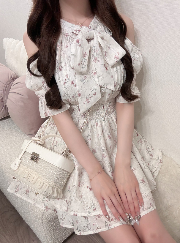 花柄ショルダーオープンアメスリリボンフリルミニワンピース