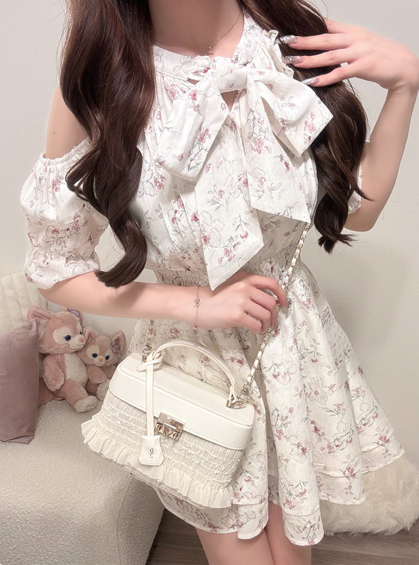 花柄ショルダーオープンアメスリリボンフリルミニワンピース