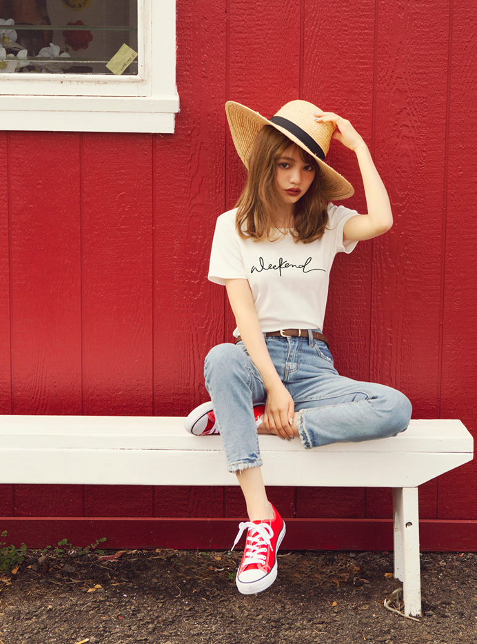 weekend筆記体ロゴTシャツ