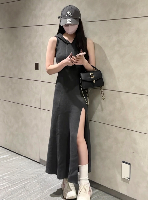 フードリブニットマキシワンピース