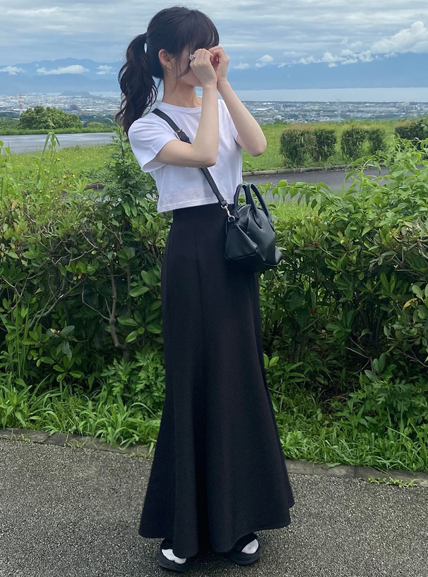 クルーネックショート丈Tシャツ