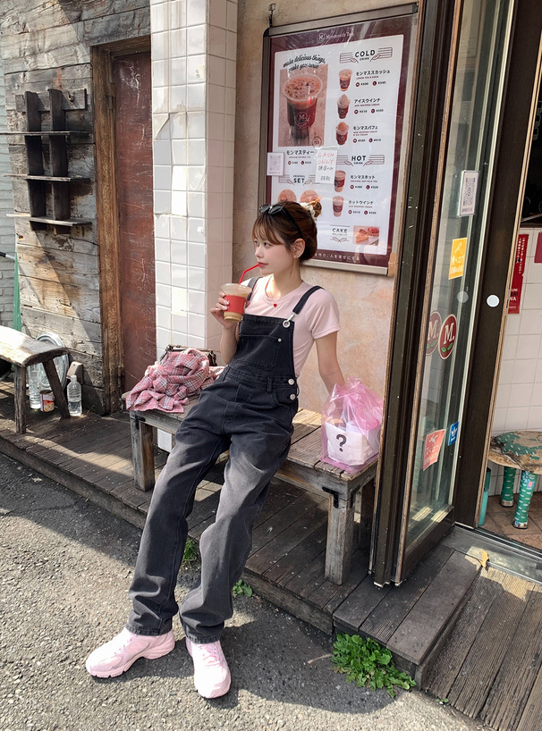 クルーネックショート丈Tシャツ