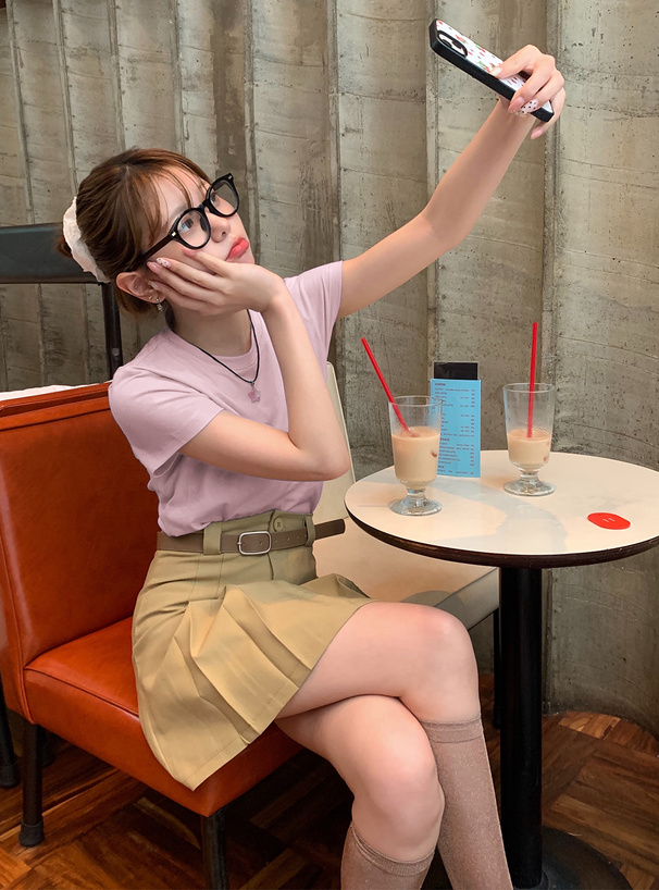 クルーネックショート丈Tシャツ