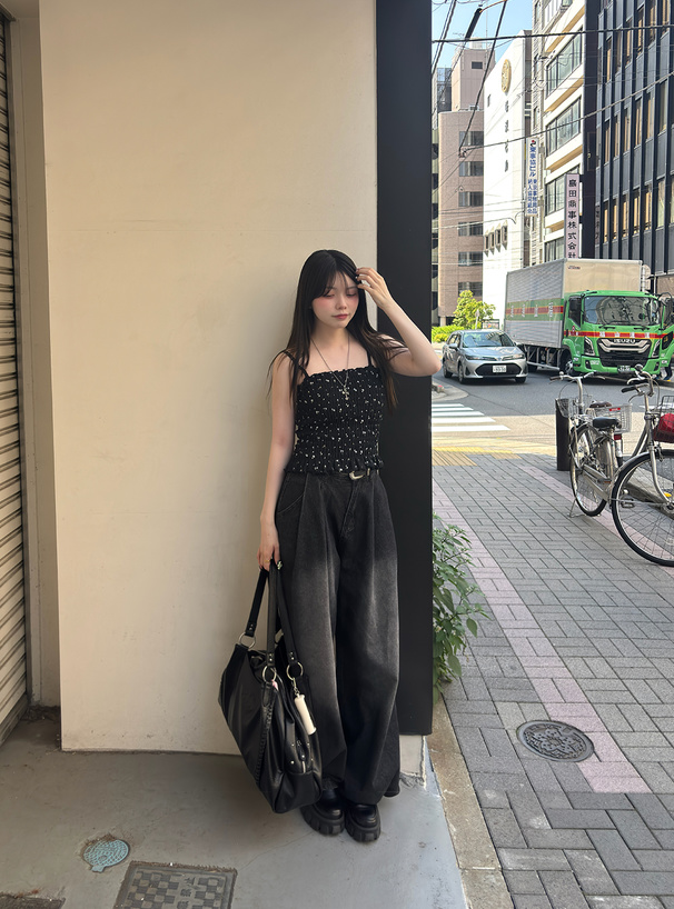 カップ付き花柄シャーリングキャミソール