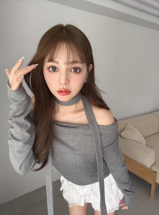 ストール付きオフショルダートップス