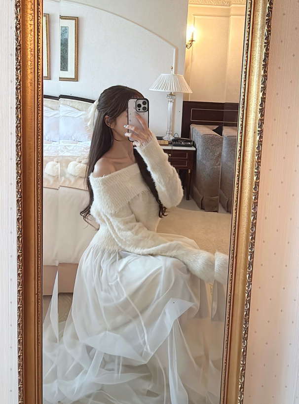 オフショルシャギーニットトップス×チュールスカートセットアップ