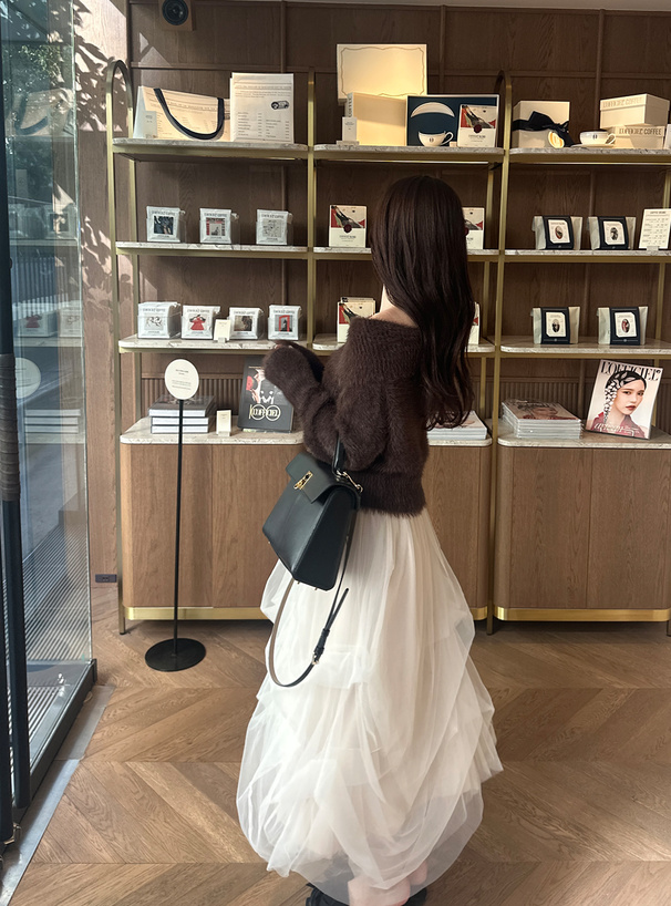 オフショルシャギーニットトップス×チュールスカートセットアップ