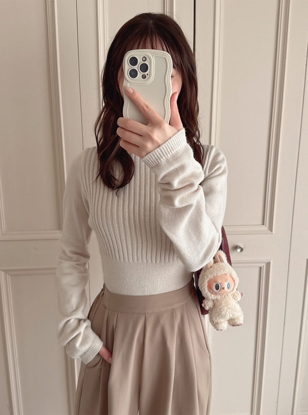 ハイネックニットトップス