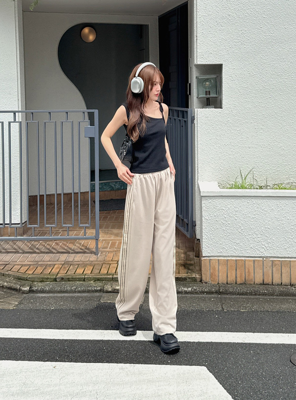 サイドラインストレートパンツ