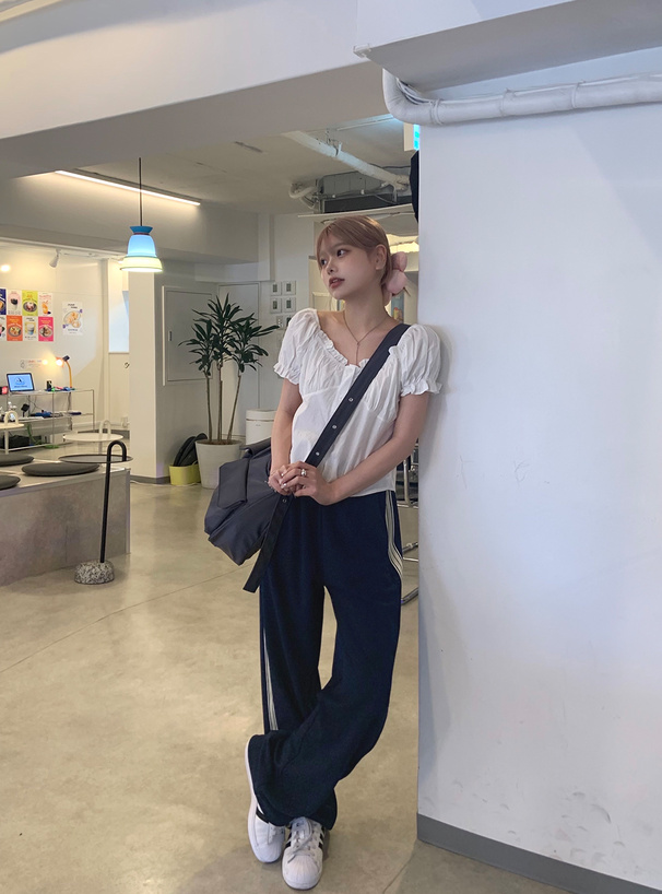 サイドラインストレートパンツ