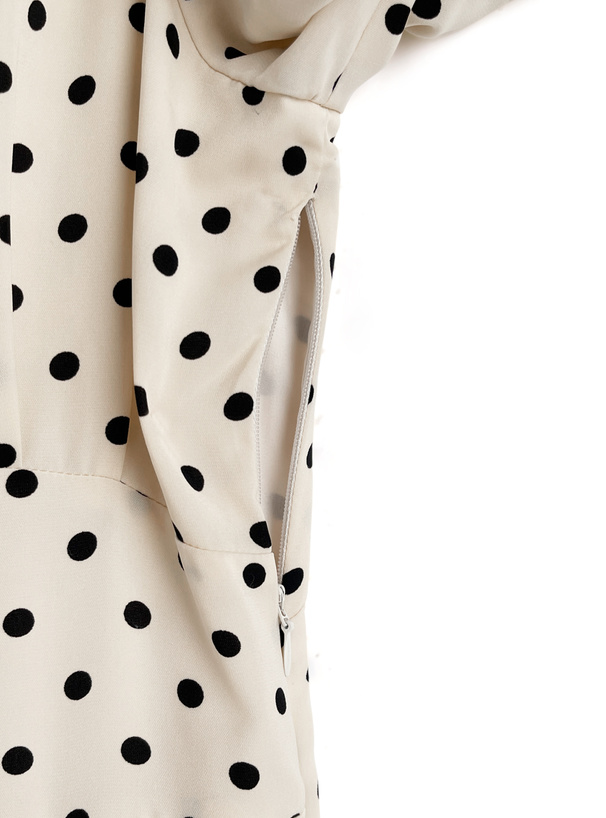 ドット柄パワーショルダーフレアワンピース