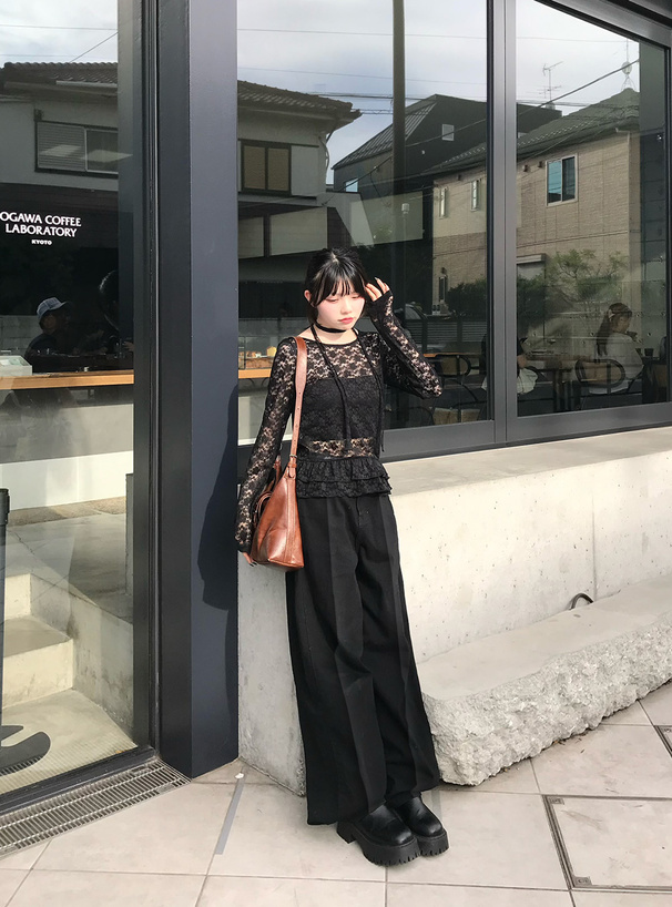 センタープレスストレートパンツ