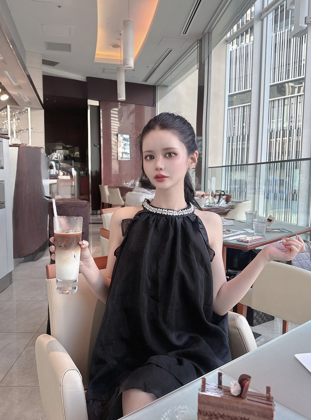 ノースリーブミニワンピース 黒 ティアードデザイン ユニークフリルティアードチェックノースリーブミニワンピース