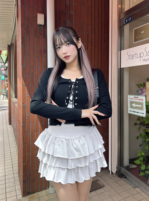 レイヤード風レースアップリブトップス