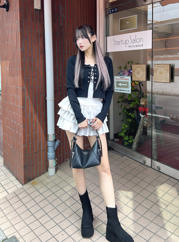 レイヤード風レースアップリブトップス