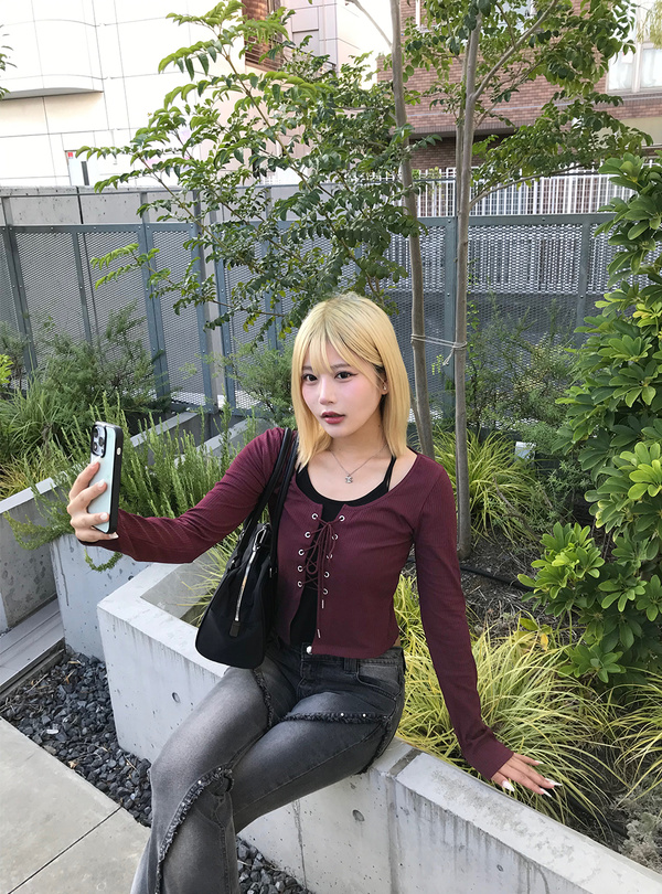 レイヤード風レースアップリブトップス
