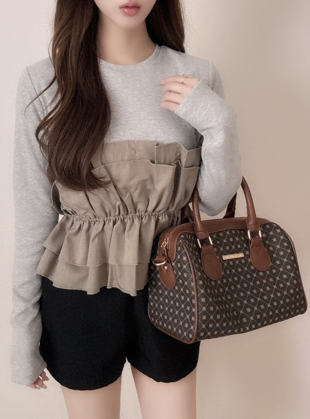 フリルレイヤード風トップス