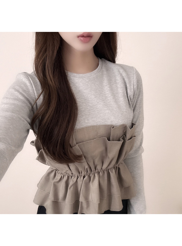 フリルレイヤード風トップス