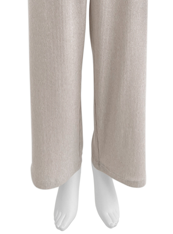 リブニットソーストレートパンツ