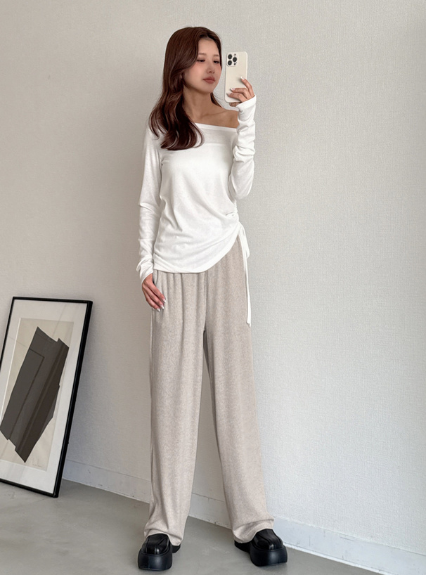 リブニットソーストレートパンツ