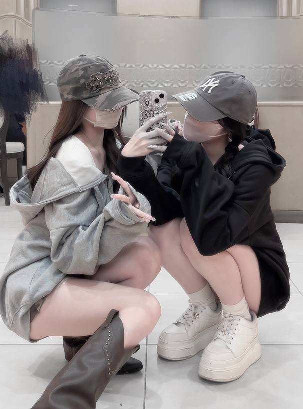 オーバーサイズスウェットパーカー