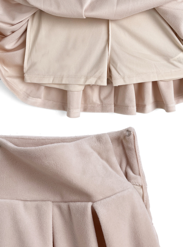 ラインストーンロゴダブルジップパーカー×インパン裏地付きフレアミニスカートベロアセットアップ