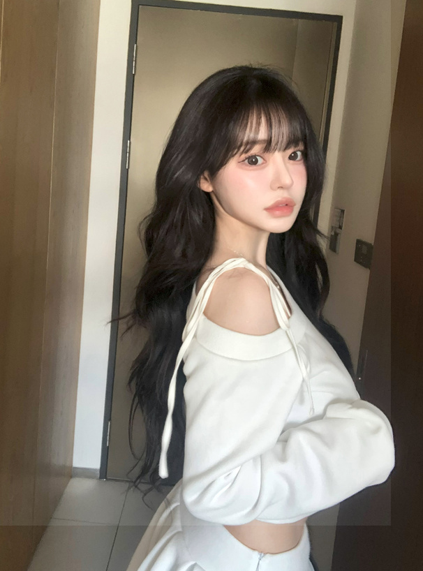 ワンショルダートップス×インパン裏地付きフレアミニスカートスウェットセットアップ