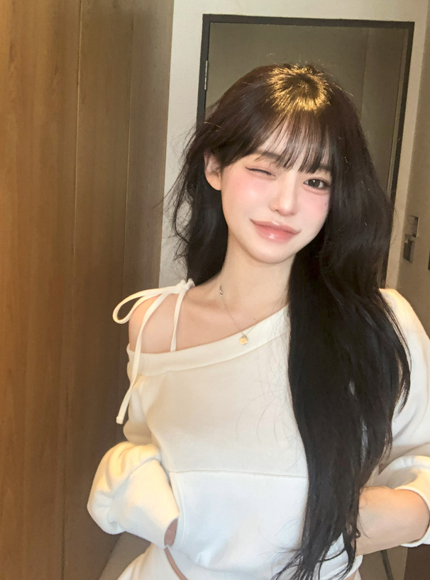 ワンショルダートップス×インパン裏地付きフレアミニスカートスウェットセットアップ