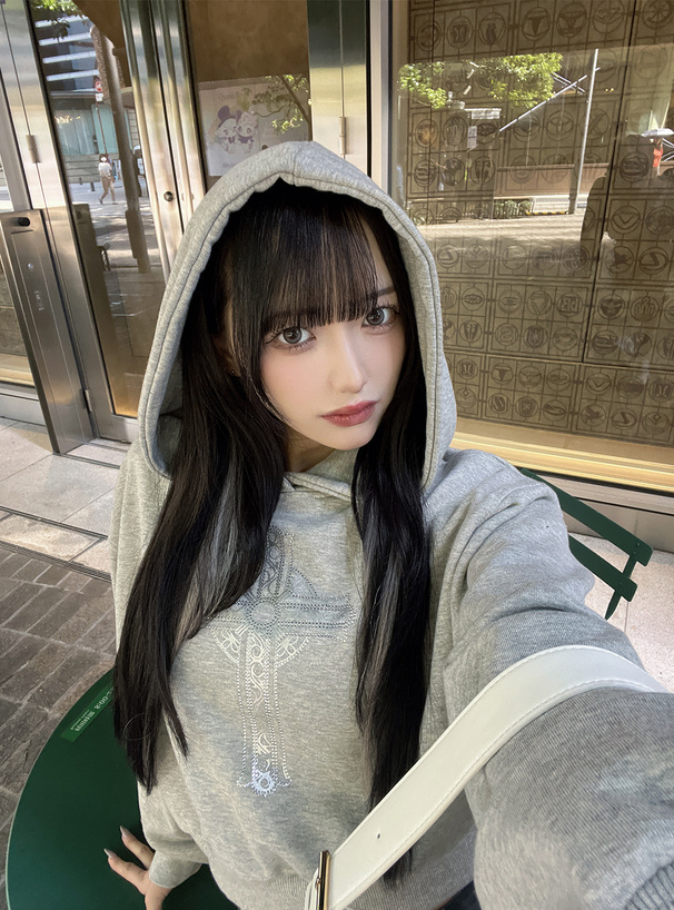 ラインストーンクロスロゴスウェットパーカー