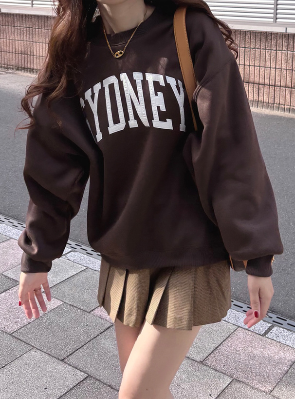 オーバーサイズロゴ刺繍スウェットトップス