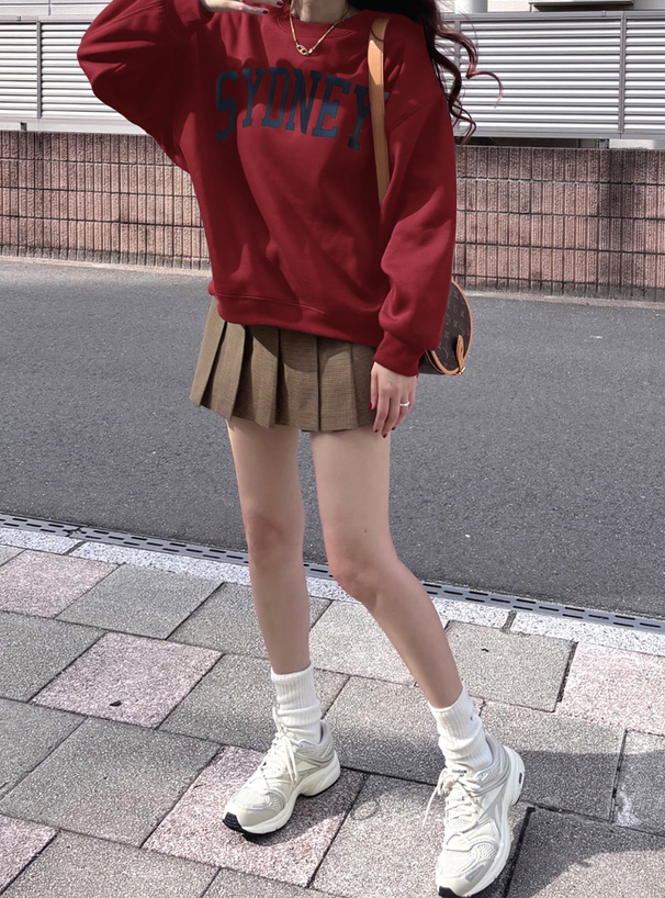 オーバーサイズロゴ刺繍スウェットトップス