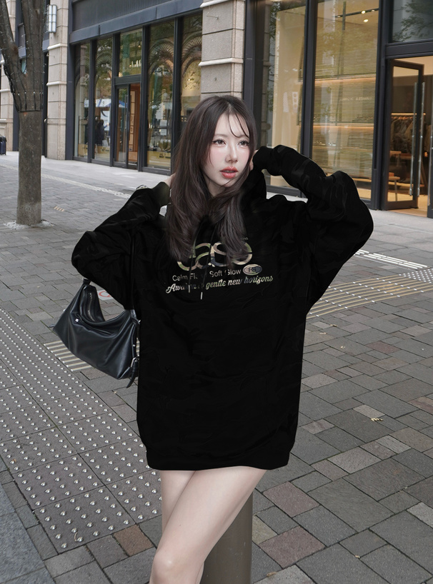 カモフラージュ柄ロゴプリントスウェットパーカー