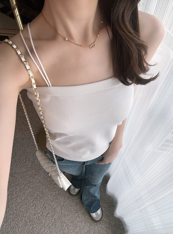 カップ付きダブルストラップキャミソール